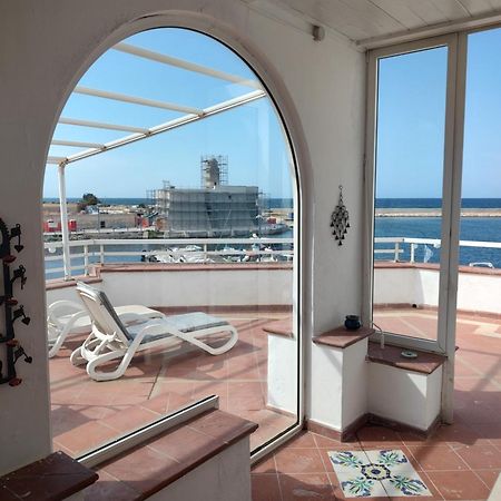 Fronte Del Mare - Seafront Terrace Villa วิลลานอวา ดิ ออสตูนี ภายนอก รูปภาพ