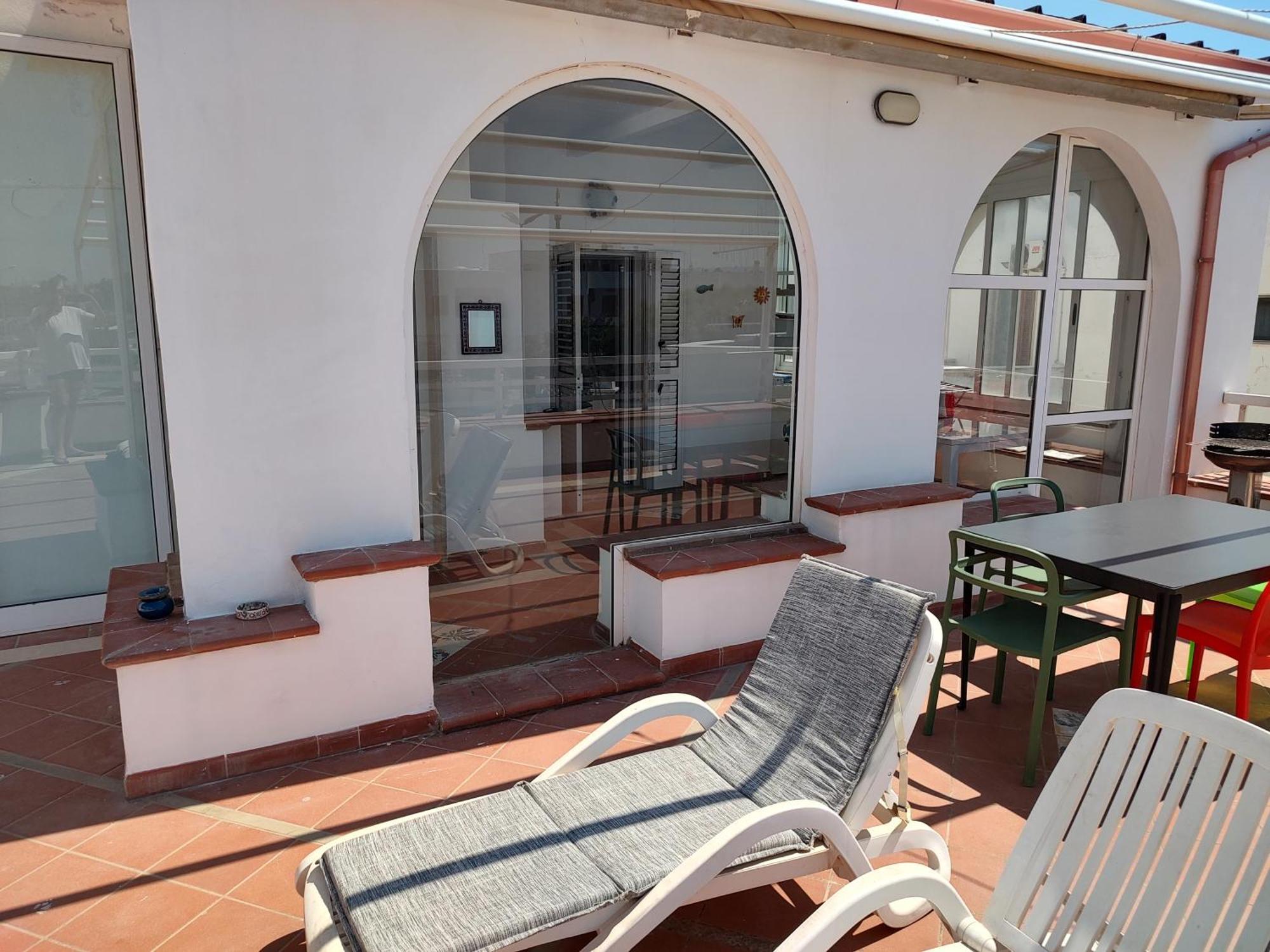 Fronte Del Mare - Seafront Terrace Villa วิลลานอวา ดิ ออสตูนี ภายนอก รูปภาพ